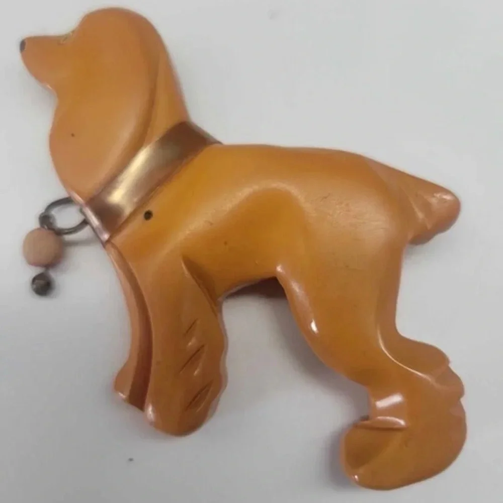 BAKELITE Vintage 1930s Butterscotch Cocker Spaniel Large Dog w Collar Brooch Pin
